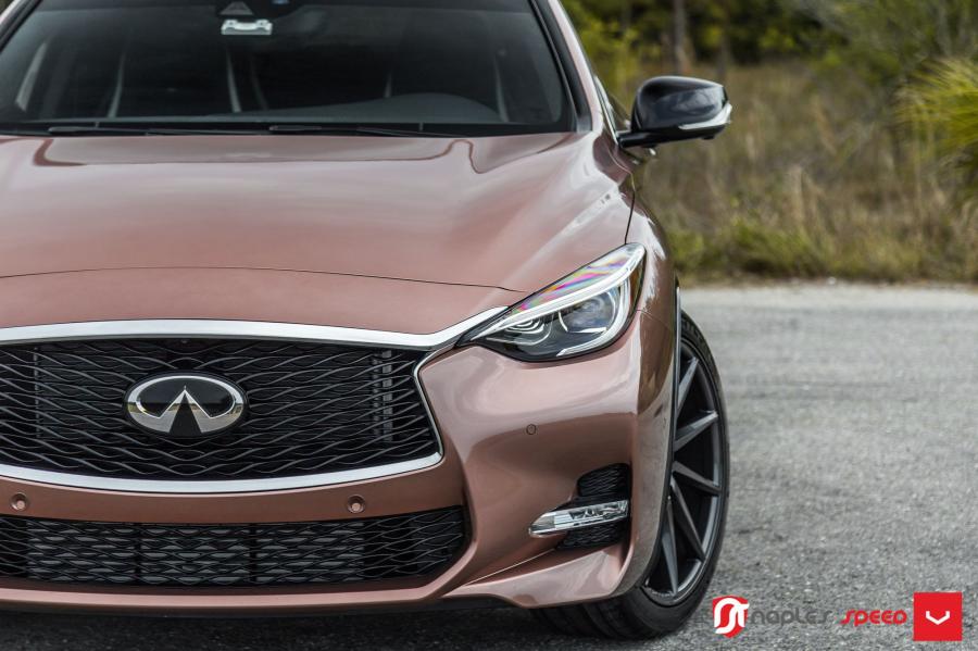 Детали экстерьера Infiniti QX30S 2.0t AWD on Vossen Wheels (CVT) 2017 года  (фото 5 из 24)
